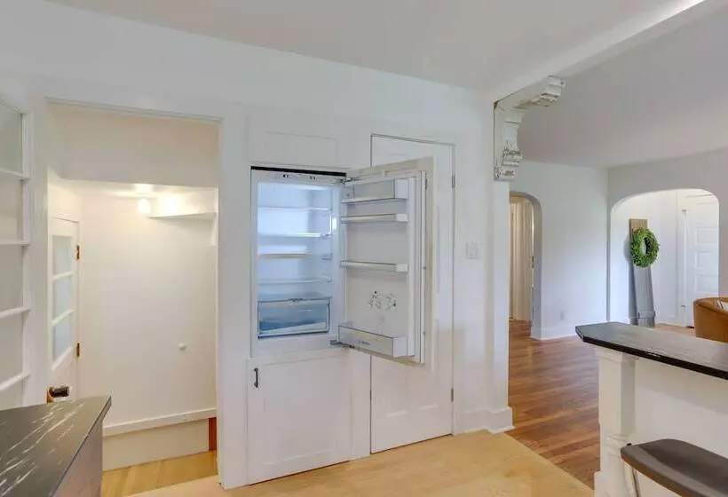 Cozy Cottage In Historic Village: Near Cedar Point