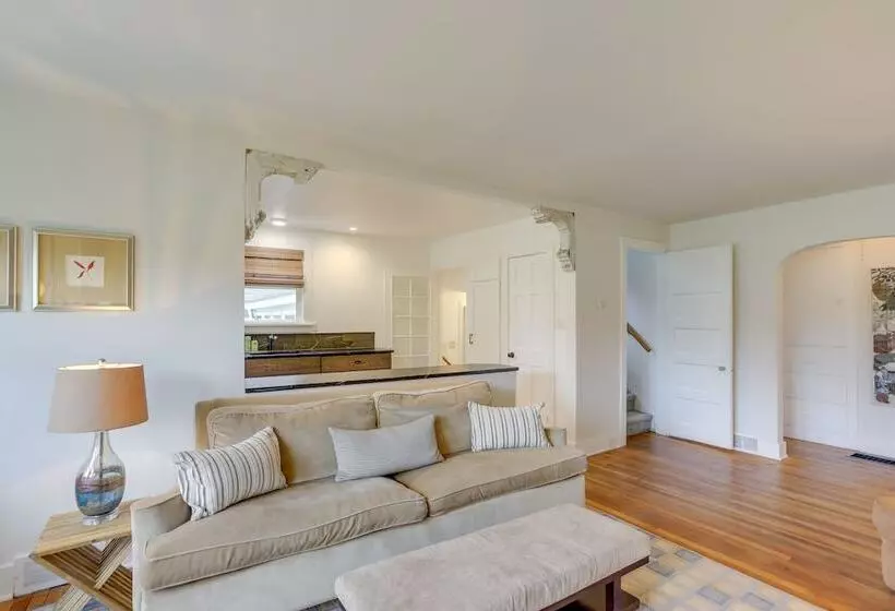 Cozy Cottage In Historic Village: Near Cedar Point