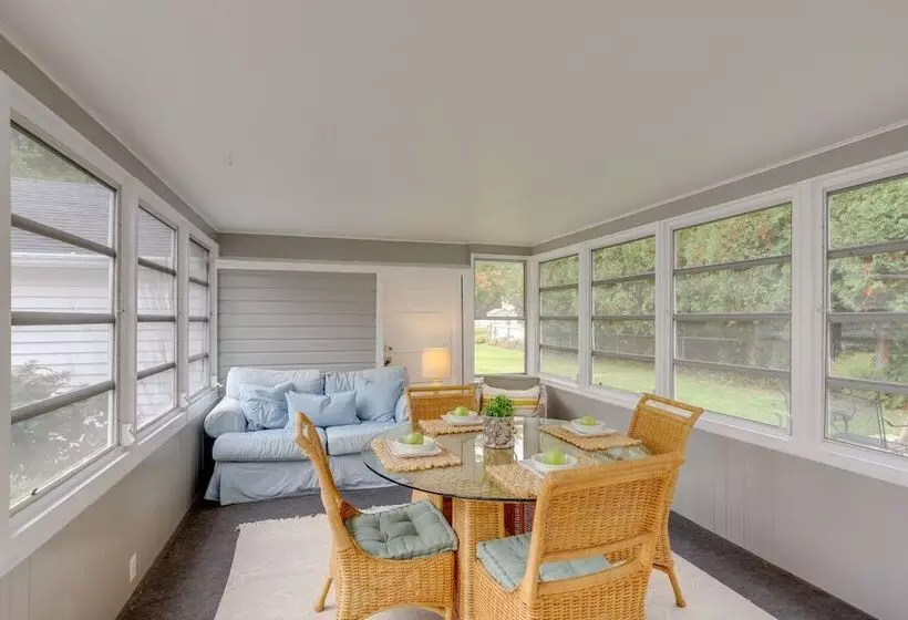 Cozy Cottage In Historic Village: Near Cedar Point