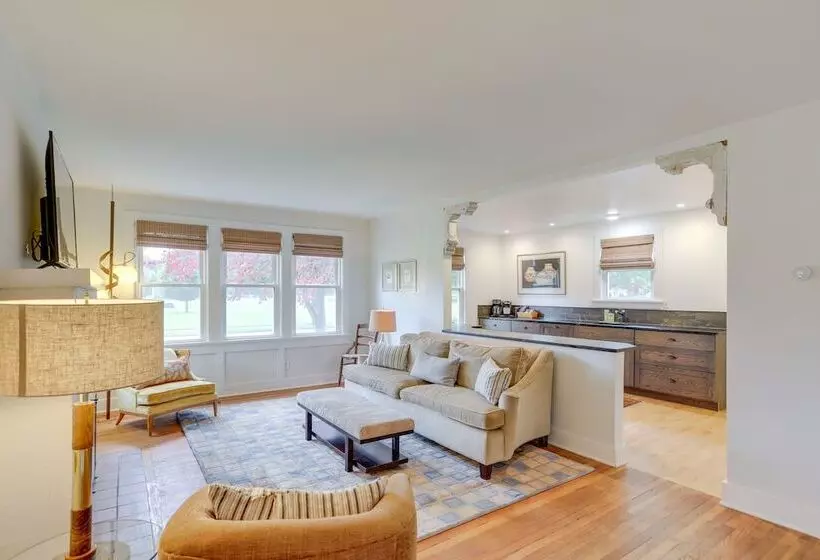 Cozy Cottage In Historic Village: Near Cedar Point