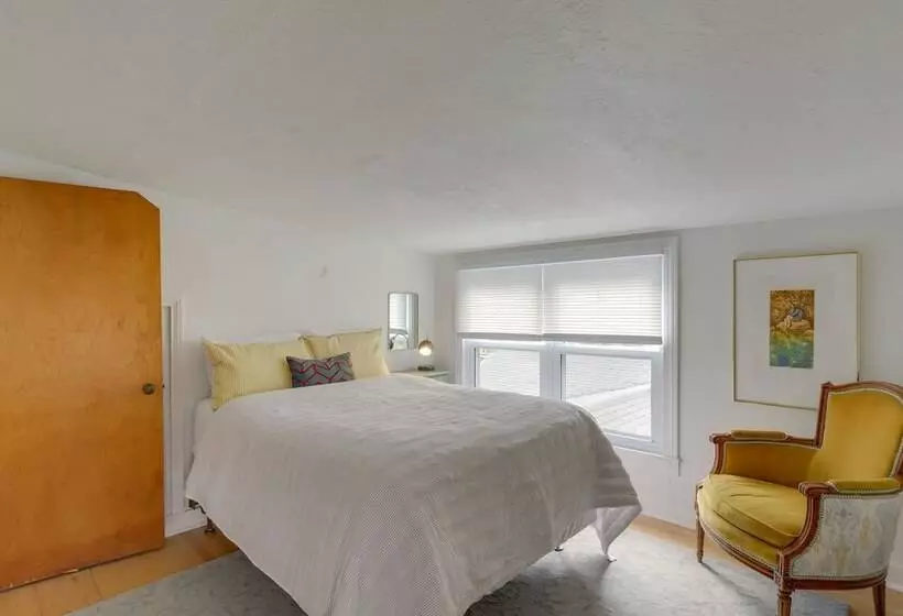 Cozy Cottage In Historic Village: Near Cedar Point