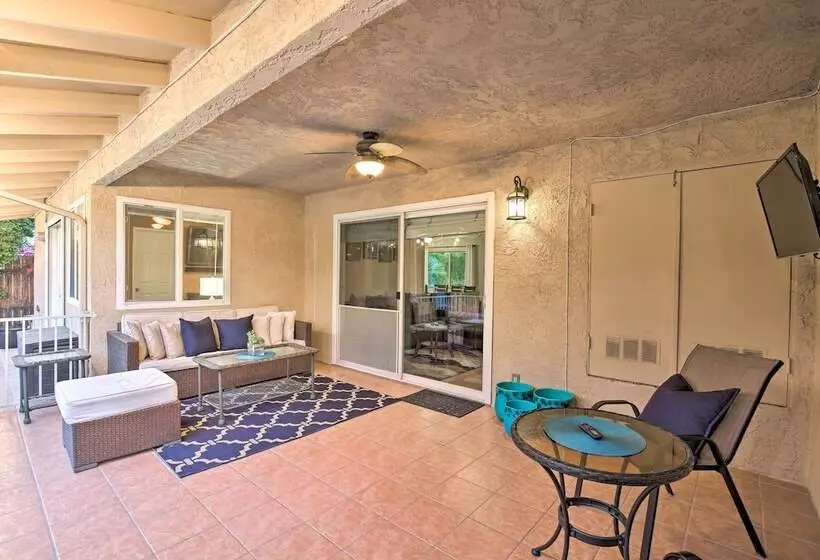 Palm Desert Abode: Pool, Walk To El Paseo District