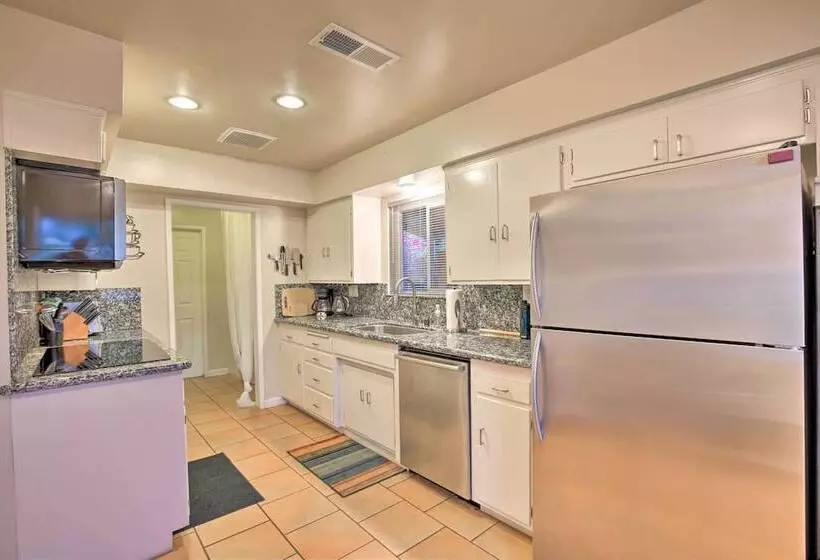 Palm Desert Abode: Pool, Walk To El Paseo District