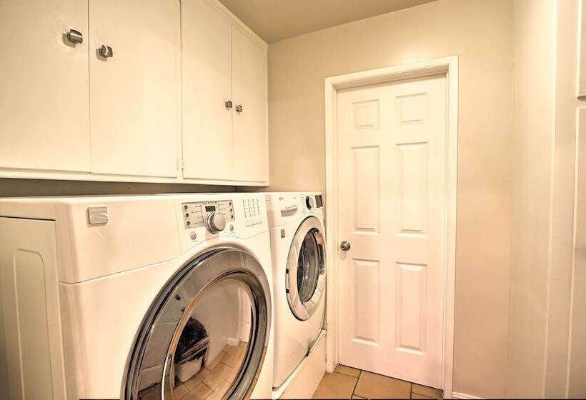 Palm Desert Abode: Pool, Walk To El Paseo District