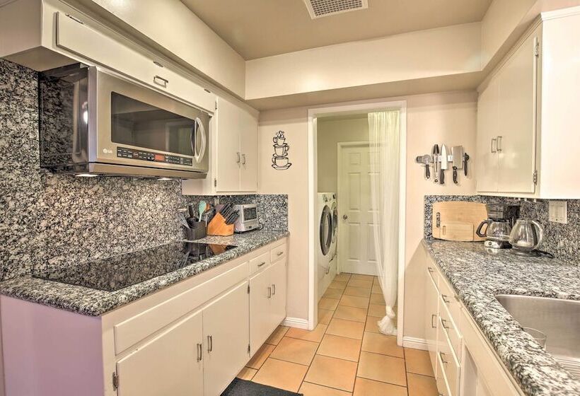 Palm Desert Abode: Pool, Walk To El Paseo District