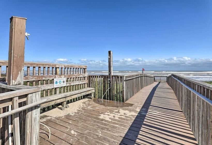 Family Friendly South Padre Island Escape W/ Grill