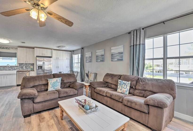 Family Friendly South Padre Island Escape W/ Grill