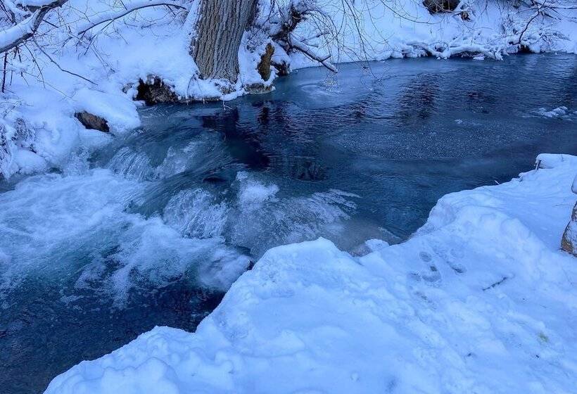 Provo Canyon Cabin  Treehouse  W/ Mountain Views