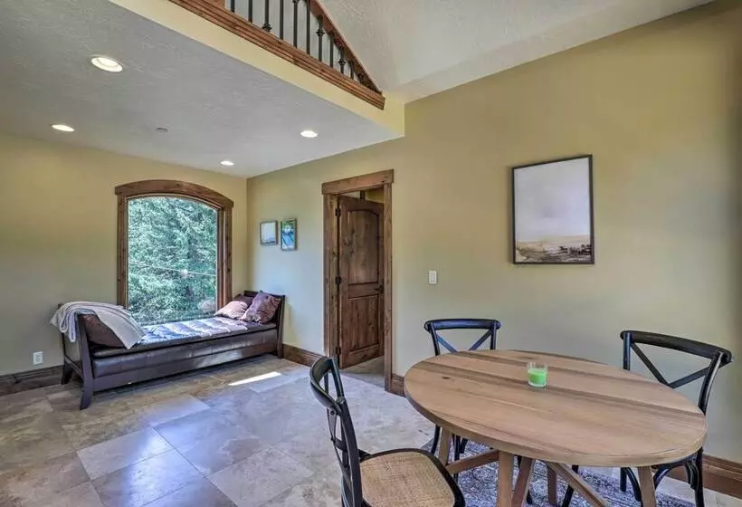 Provo Canyon Cabin  Treehouse  W/ Mountain Views