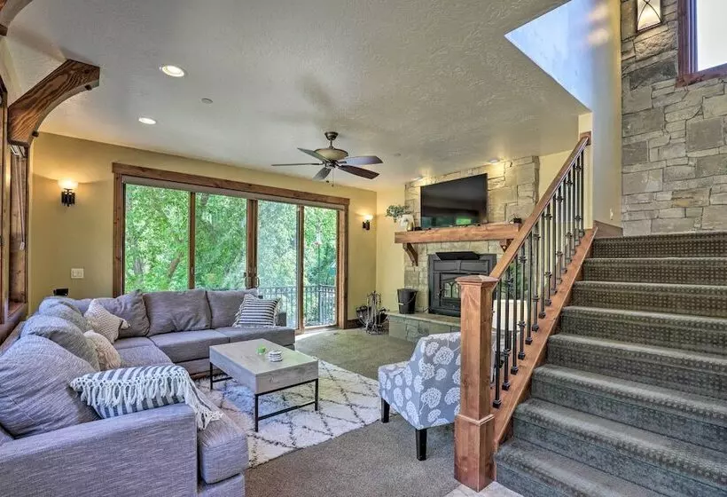 Provo Canyon Cabin  Treehouse  W/ Mountain Views