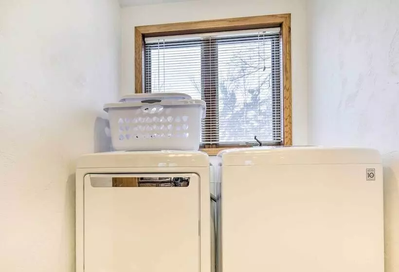 Fishing Haven: Family Home On Indian Lake