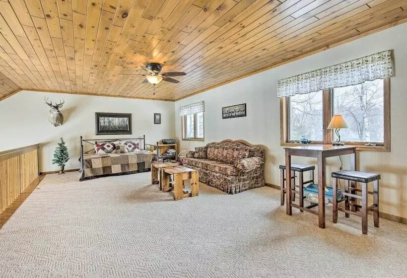 Fishing Haven: Family Home On Indian Lake