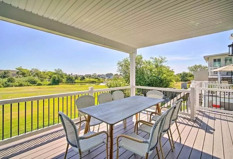 Gorgeous Newly Built Home: Golf Course View!