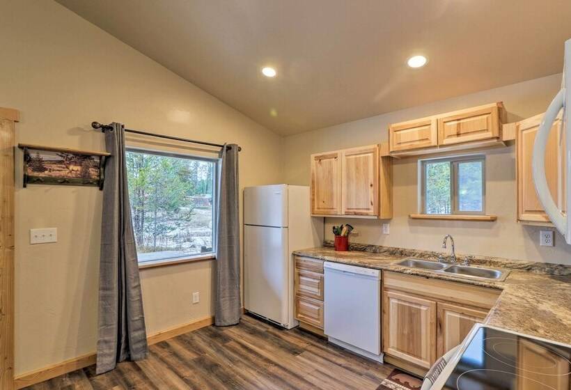 Grinnell Cabin : Bbq, Kitchen, 7 Mi To Glacier Np