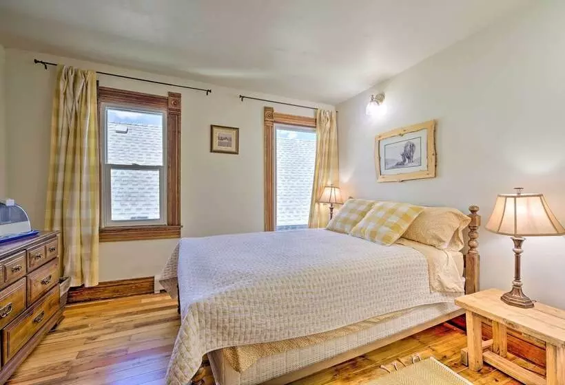 Historic Victorian Home In Downtown Idaho Springs!