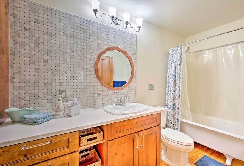 Historic Victorian Home In Downtown Idaho Springs!