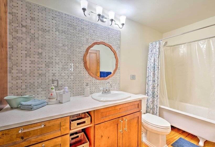 Historic Victorian Home In Downtown Idaho Springs!