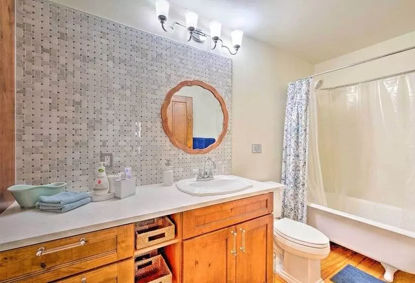 Historic Victorian Home In Downtown Idaho Springs!