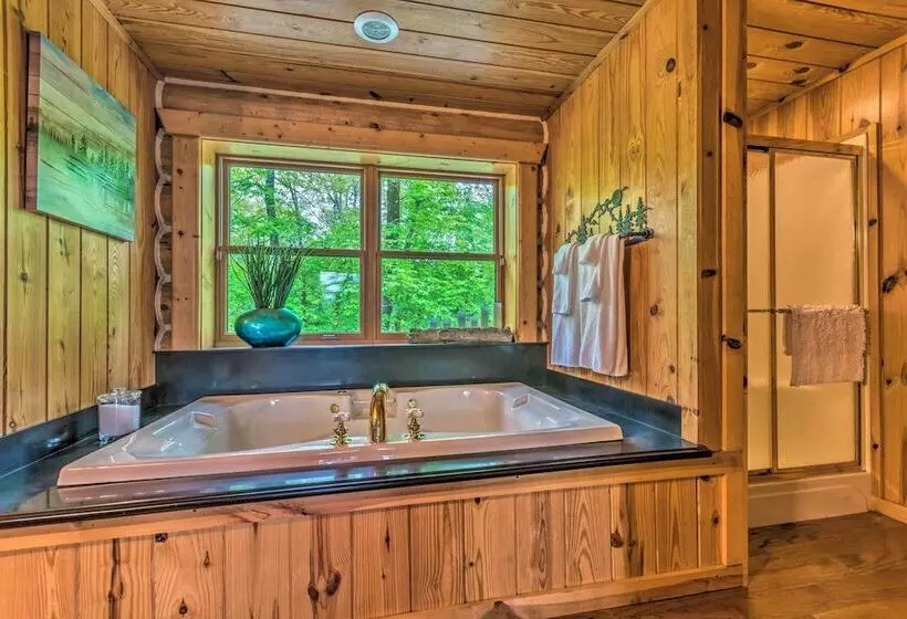 Private Dock & Slip: Lake Hamilton Hideaway!