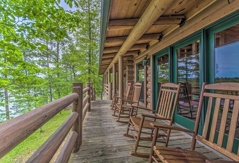 Private Dock & Slip: Lake Hamilton Hideaway!