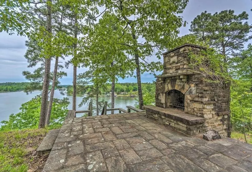 Private Dock & Slip: Lake Hamilton Hideaway!