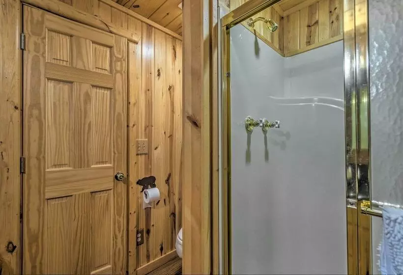 Private Dock & Slip: Lake Hamilton Hideaway!