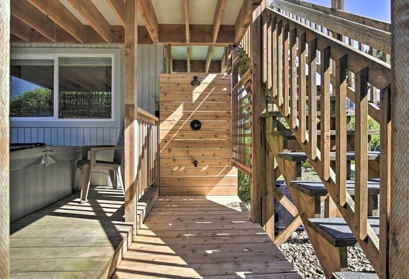 Oregon Coast Escape: Steps To Beach