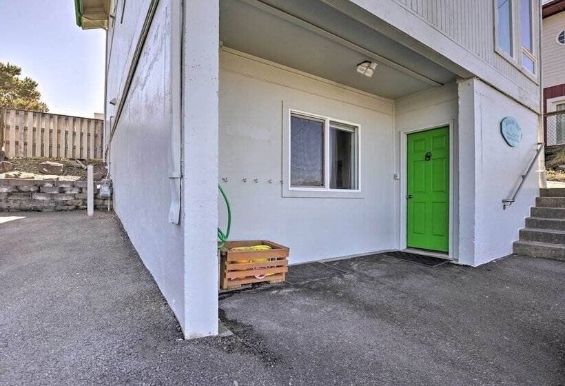 Oregon Coast Escape: Steps To Beach