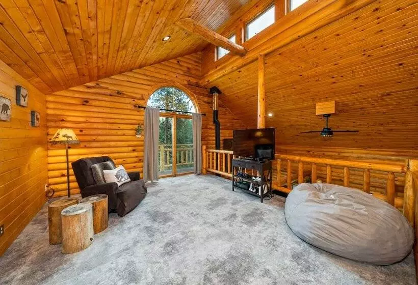 Log Cabin W/ Private Hot Tub On Wenatchee River!