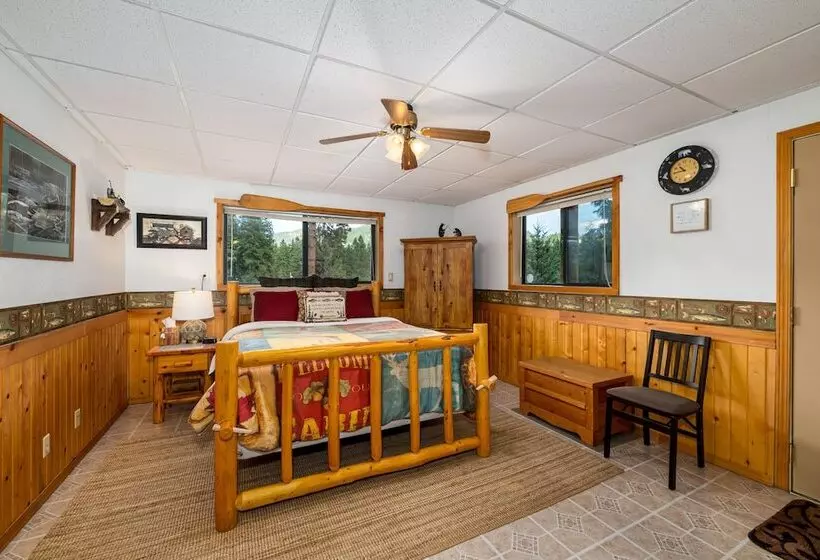 Log Cabin W/ Private Hot Tub On Wenatchee River!