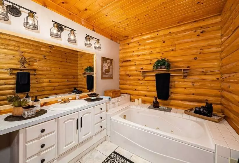 Log Cabin W/ Private Hot Tub On Wenatchee River!