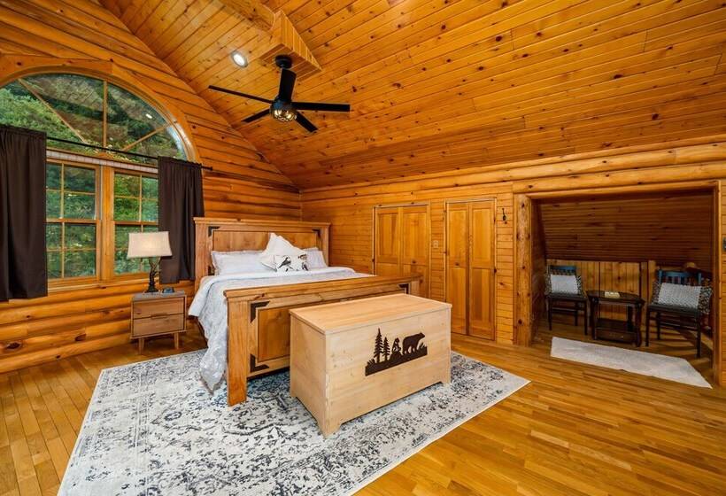 Log Cabin W/ Private Hot Tub On Wenatchee River!