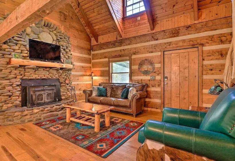 Luxe Dog Friendly Cabin W/ Hot Tub & Game Room