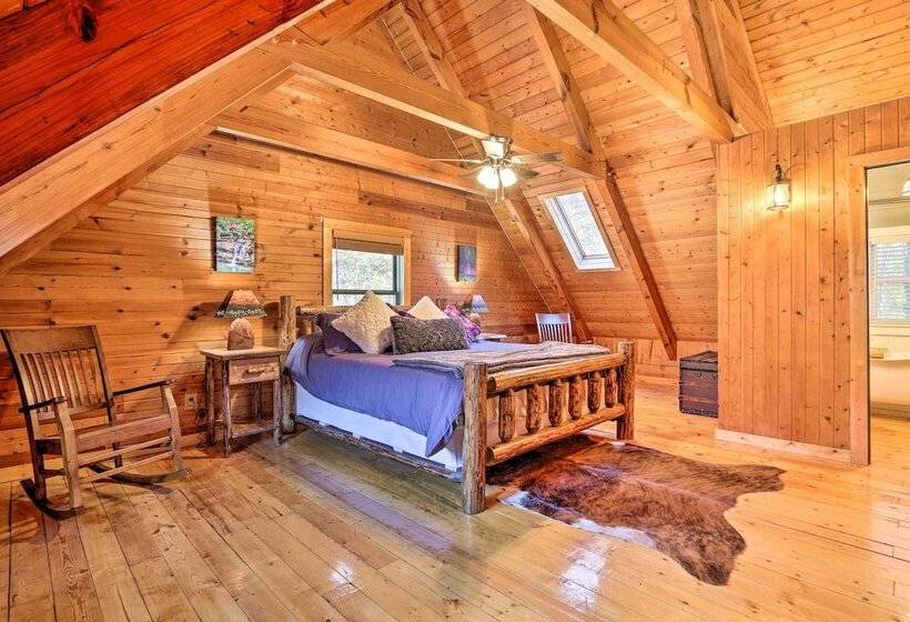 Luxe Dog Friendly Cabin W/ Hot Tub & Game Room