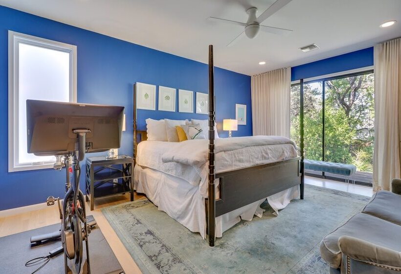 Modern Austin Home W/ Yard ~ 1 Mi From Acl!