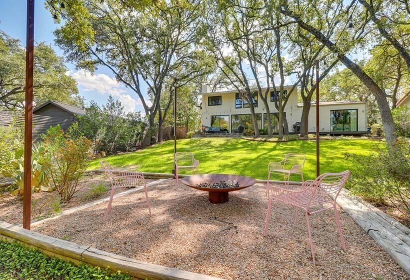 Modern Austin Home W/ Yard ~ 1 Mi From Acl!