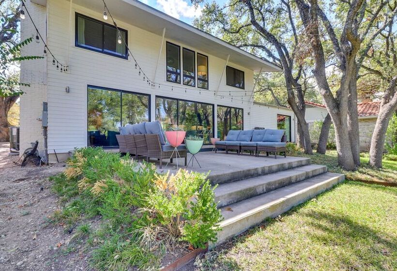 Modern Austin Home W/ Yard ~ 1 Mi From Acl!