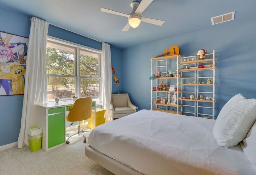 Modern Austin Home W/ Yard ~ 1 Mi From Acl!