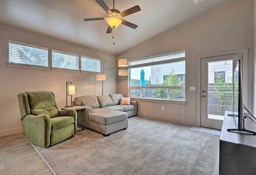 Modern Coeur D Alene Home Near Trails & River!