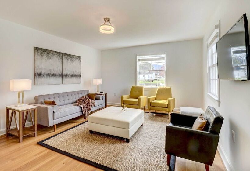 Modern Elkton Vacation Rental: Fire Pit & Grill!