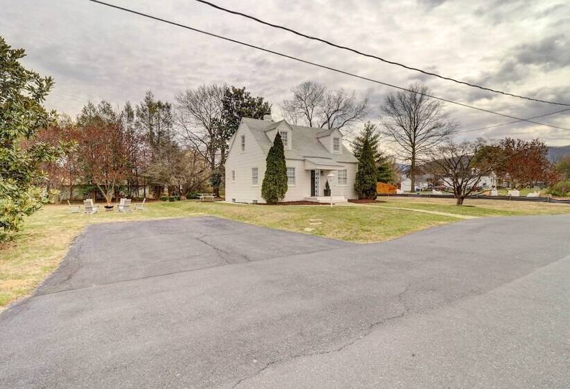 Modern Elkton Vacation Rental: Fire Pit & Grill!