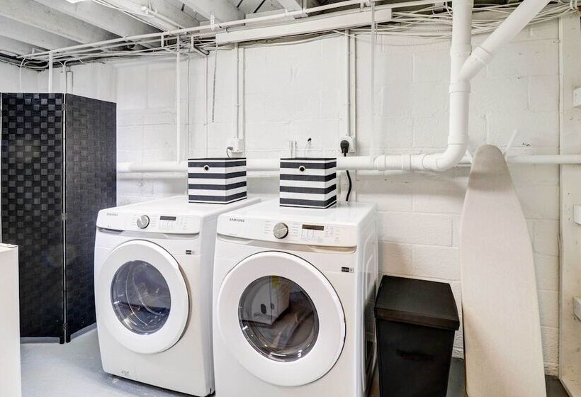 Modern Elkton Vacation Rental: Fire Pit & Grill!