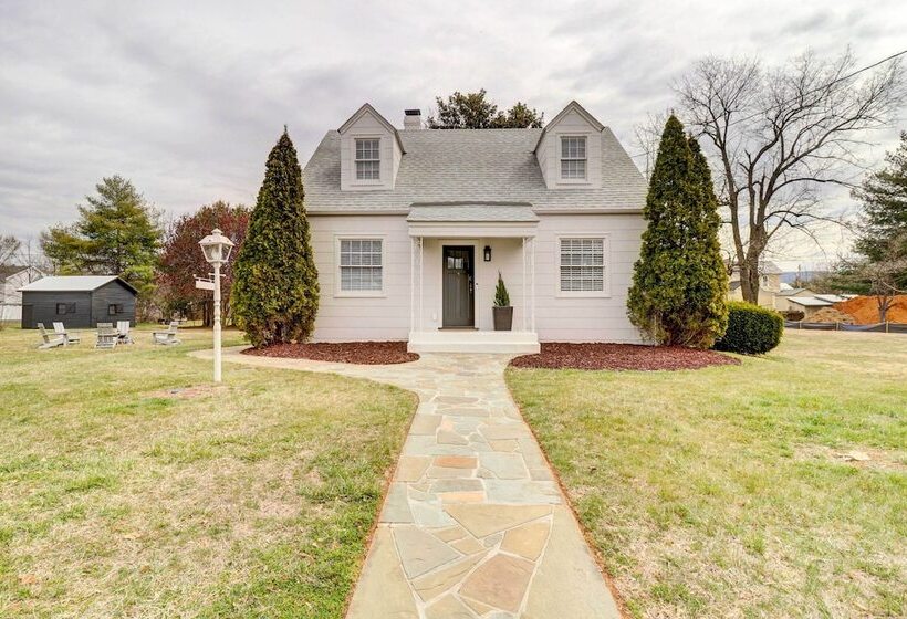 Modern Elkton Vacation Rental: Fire Pit & Grill!