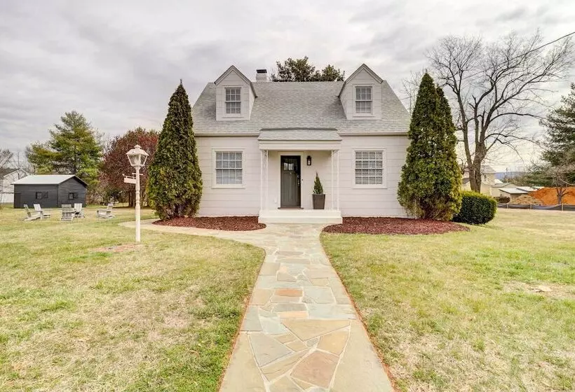Modern Elkton Vacation Rental: Fire Pit & Grill!