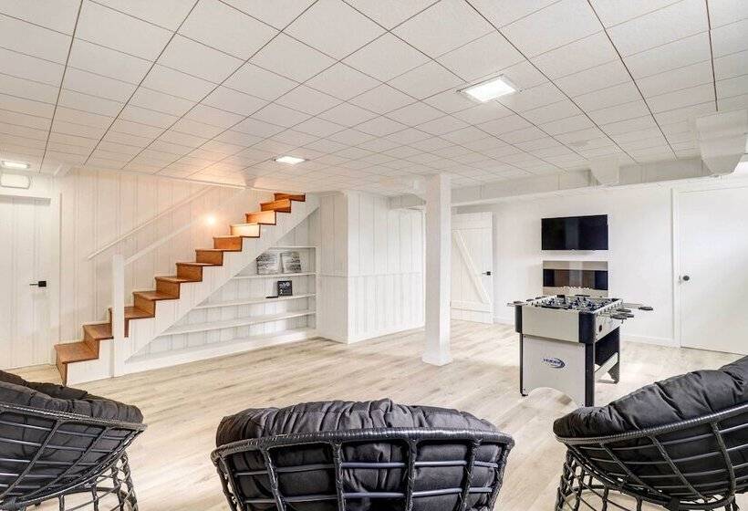 Modern Elkton Vacation Rental: Fire Pit & Grill!