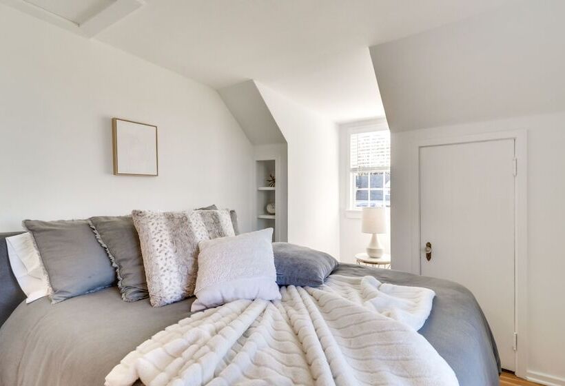 Modern Elkton Vacation Rental: Fire Pit & Grill!