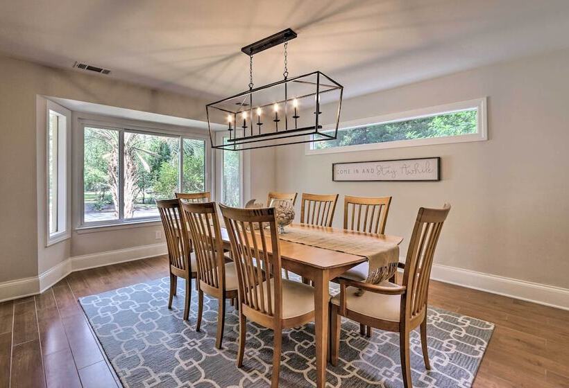 Charming Lakefront Retreat In Palmetto Dunes!