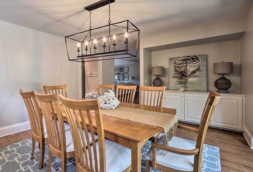 Charming Lakefront Retreat In Palmetto Dunes!