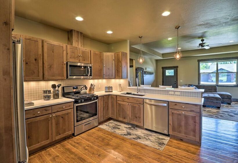 Newly Built Kalispell Home 28 Mi. To Glacier Np!