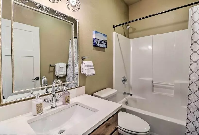 Newly Built Kalispell Home   28 Mi. To Glacier Np!